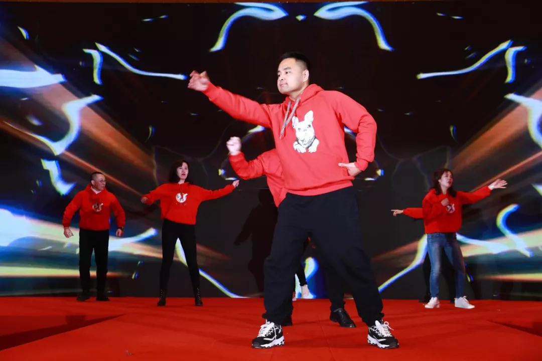 熱烈慶?!白兏飫?chuàng)新 揚(yáng)帆未來(lái)”北京中成康富2019年合伙人年會(huì)勝利召開(kāi) 熱烈慶?!白兏飫?chuàng)新 揚(yáng)帆未來(lái)”北京中成康富2019年合伙人年會(huì)勝利召開(kāi)