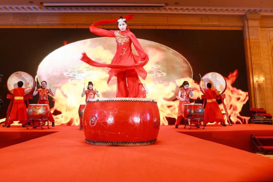 熱烈慶祝“變革創(chuàng)新 揚(yáng)帆未來(lái)”北京中成康富2019年合伙人年會(huì)勝利召開(kāi) 熱烈慶?!白兏飫?chuàng)新 揚(yáng)帆未來(lái)”北京中成康富2019年合伙人年會(huì)勝利召開(kāi)